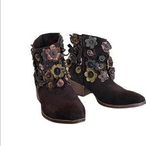 SHERIDAN MIA Sunflower Brown Suede Distressed Block Heel Boots Size 37/6.5